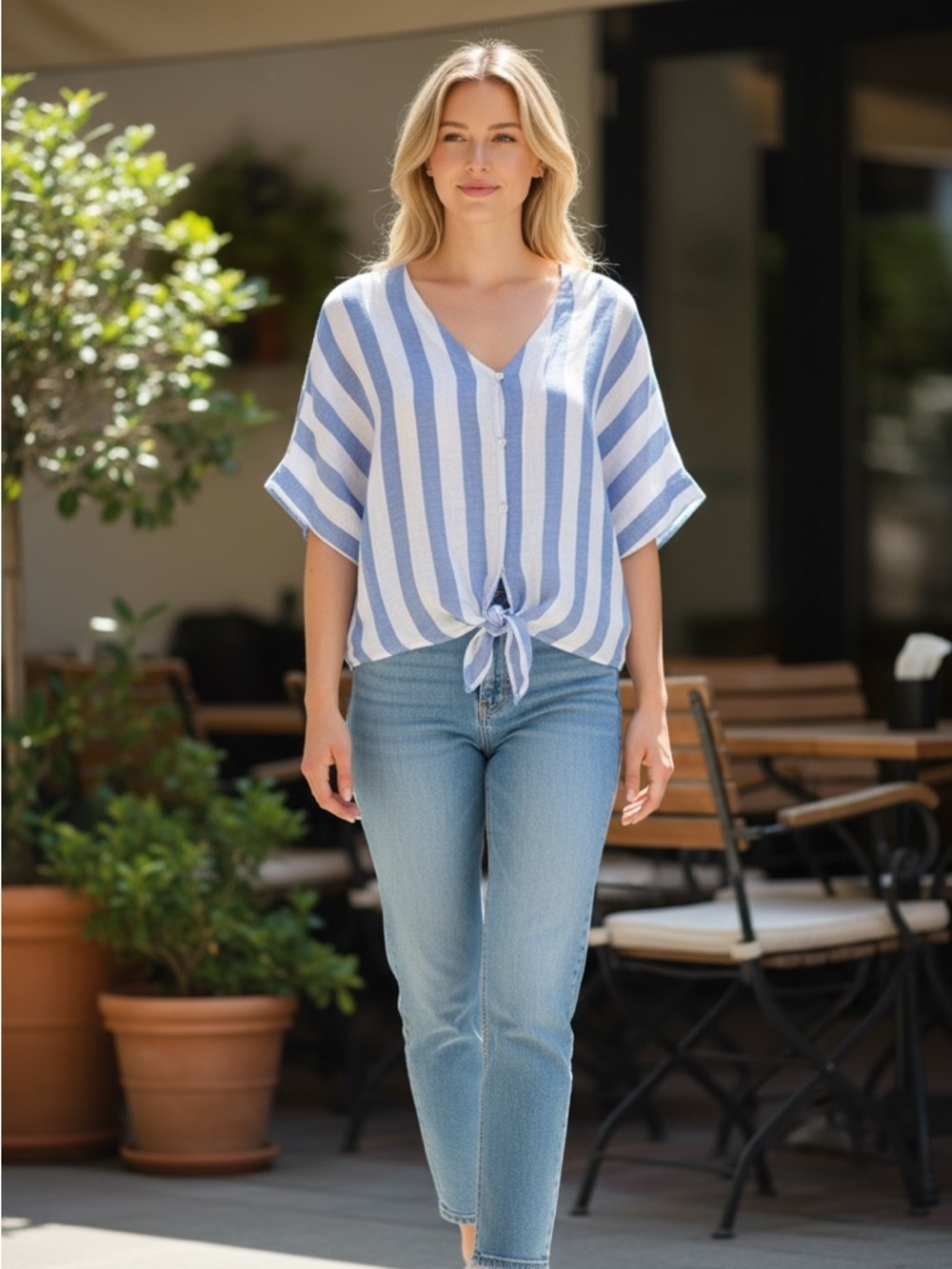 GAP Striped Blue and White Tie-Front Women’s Button Top Linen Medium Vacation